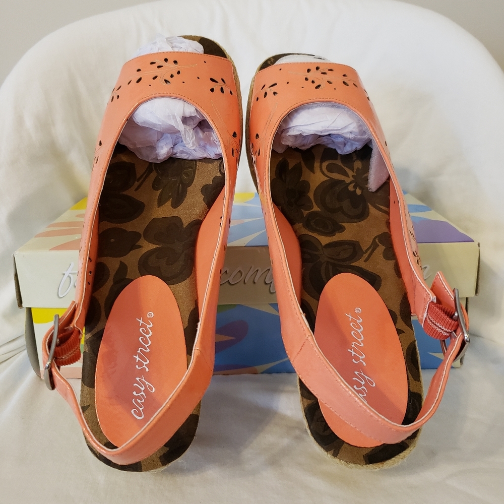 Women's Easy Street Wedge - Picture 3 of 5
